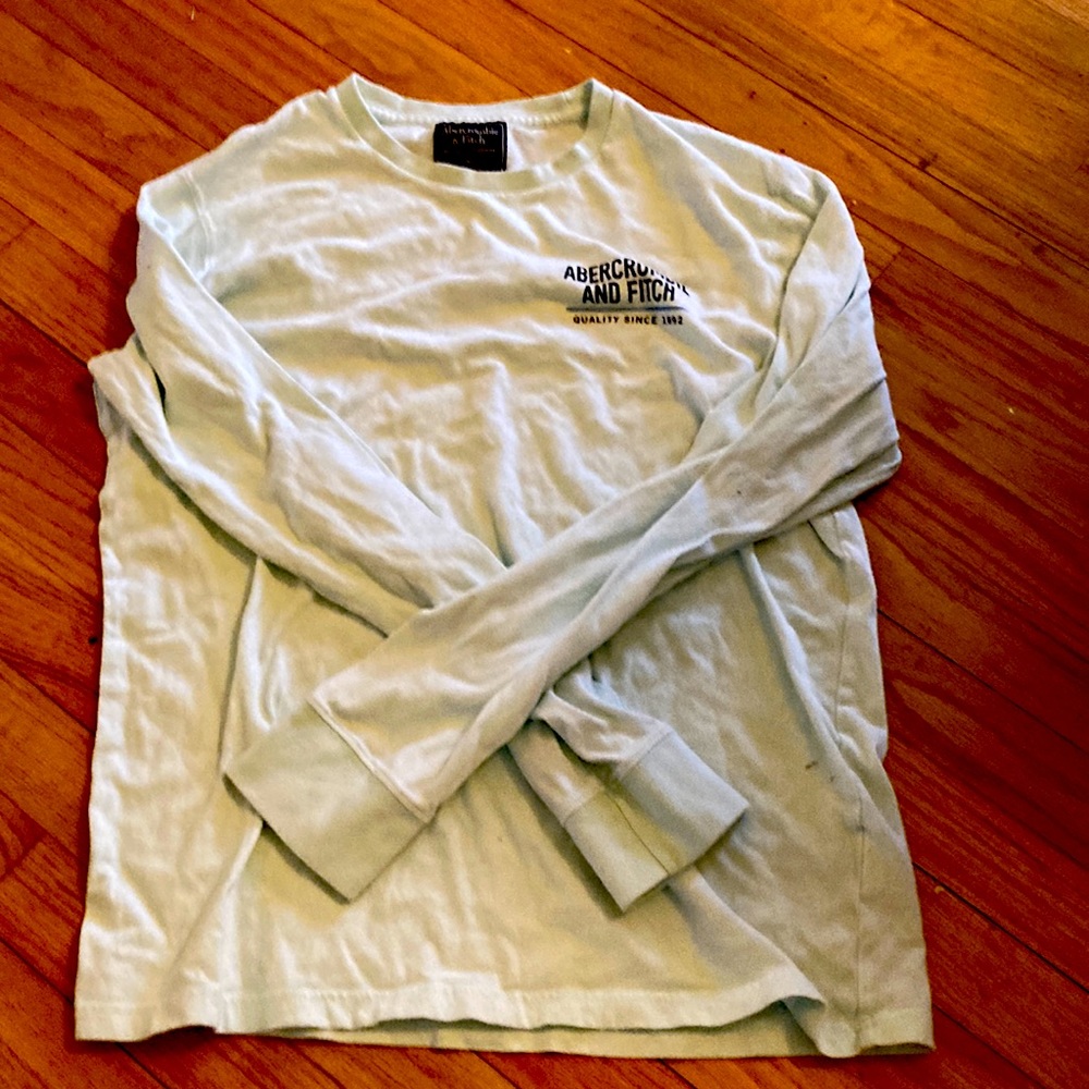 ABERCROMBIE AND FITCH color 🩵 size medium
